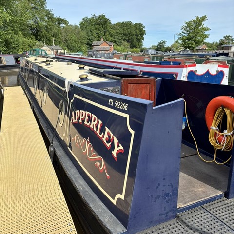 Shared narrow boat Apperley