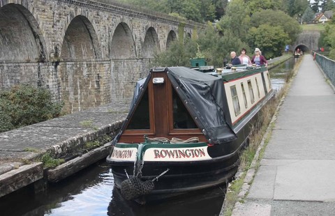 Shared narrow boat Rowington