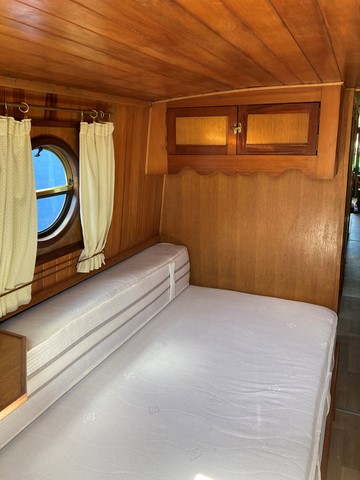 Shared narrow boat Oasis Too