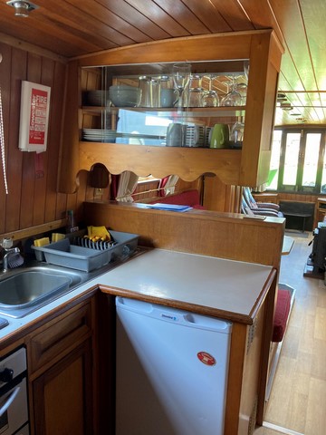 Shared narrow boat Oasis Too Exterior