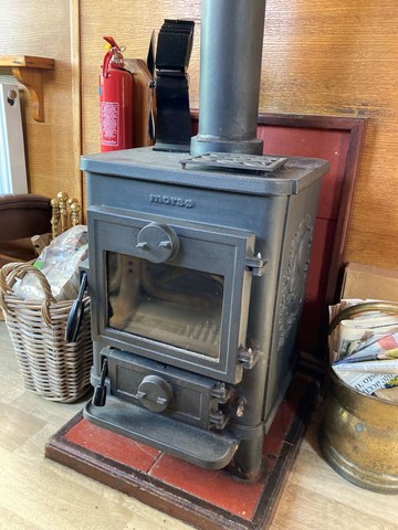 Shared narrow boat Oasis Too interior