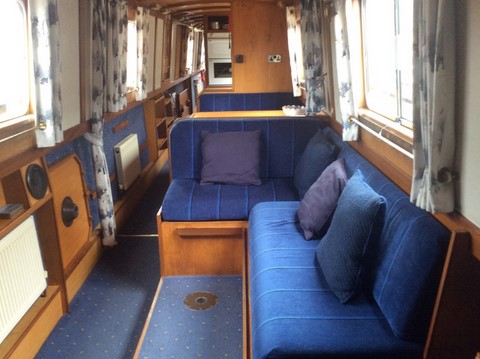 Shared narrow boat Conqueror