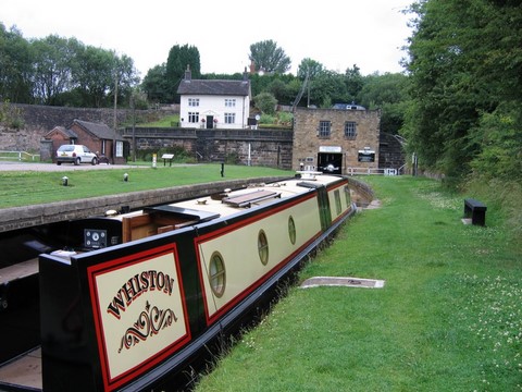 Shared narrow boat Whiston