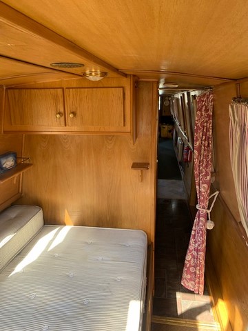 Shared narrow boat Rivendell