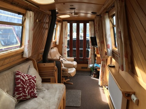 Shared narrow boat Whiston