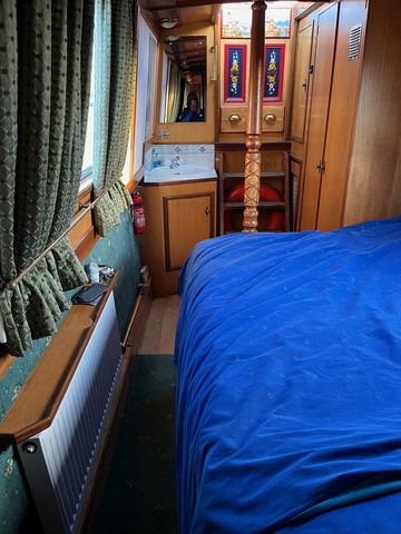Shared narrow boat Benbow 8