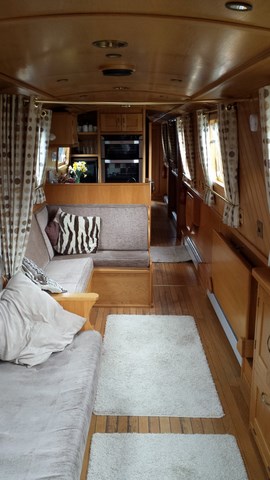 Shared narrow boat Kallista