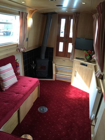 Shared narrow boat Dawn Til Dusk