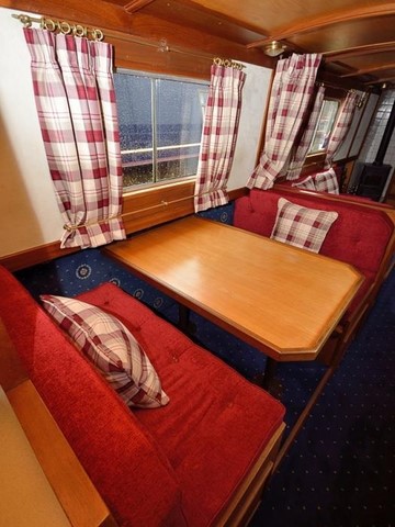 Shared narrow boat Valkyrie