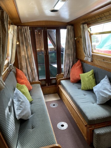 Shared narrow boat Honeystreet