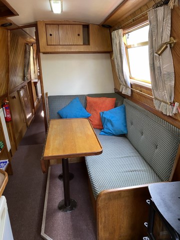 Shared narrow boat Honeystreet