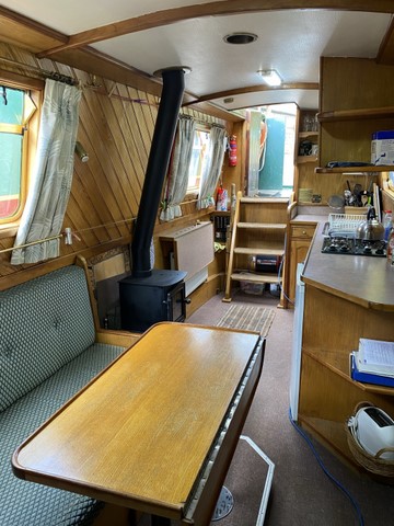 Shared narrow boat Honeystreet