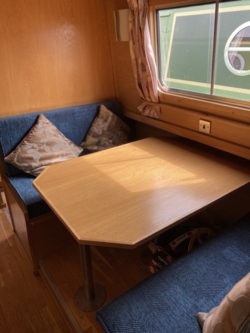 Shared narrow boat Harmonia
