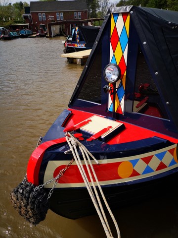 Shared narrow boat Invincible