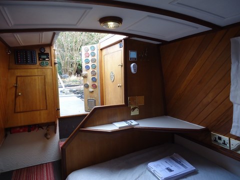 Shared narrow boat Madge