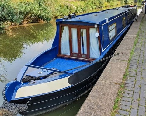 Shared narrow boat Solace