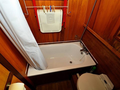 Shared narrow boat Omega