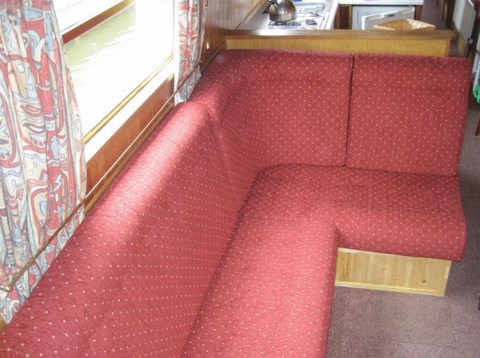 Shared narrow boat Omega