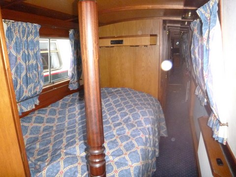 Shared narrow boat Black Watch