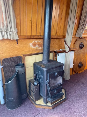 Shared narrow boat Odyssey