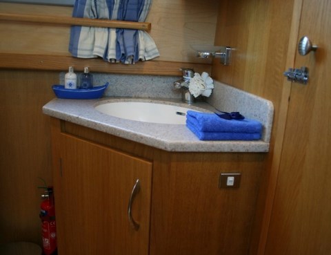 SShared narrow boat Little Dawn