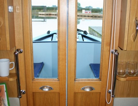 Shared narrow boat Little Dawn