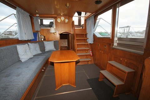 Shared steel cruiser based on the River Thames