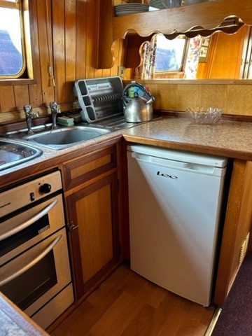 Shared narrow boat Sandpiper