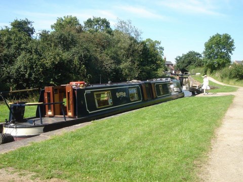Shared narrow boat Sapphire Cut
