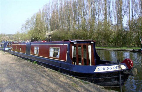Shared narrow boat Spring Dew