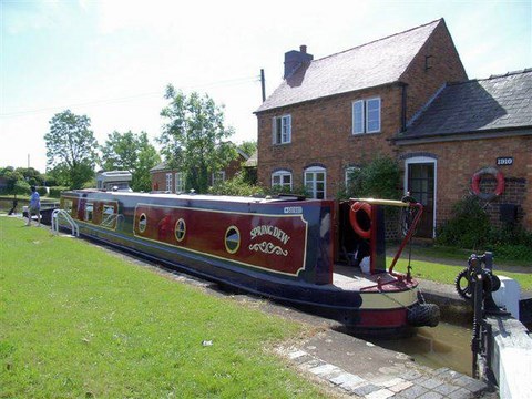 Shared narrow boat Spring Dew