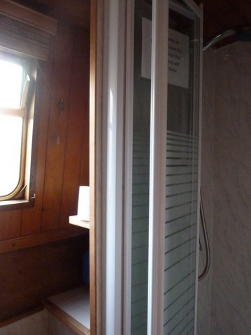 Shared narrow boat Sapphire