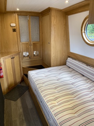 Shared narrow boat Silken Mist