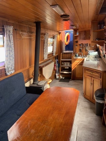 Shared narrow boat