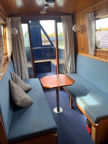 Shared narrow boat
