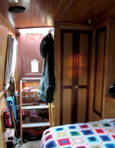 Shared narrow boat Spellbound