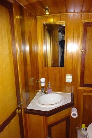 Shared narrow boat Steelaway