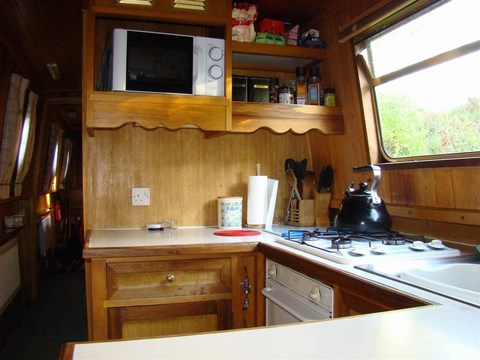 Shared narrow boat Streamline