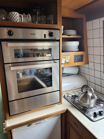 Shared narrow boat Viceroy