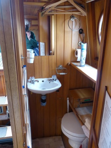 Shared narrow boat Streamline