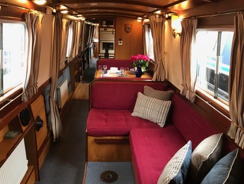 Shared narrow boat Explorer