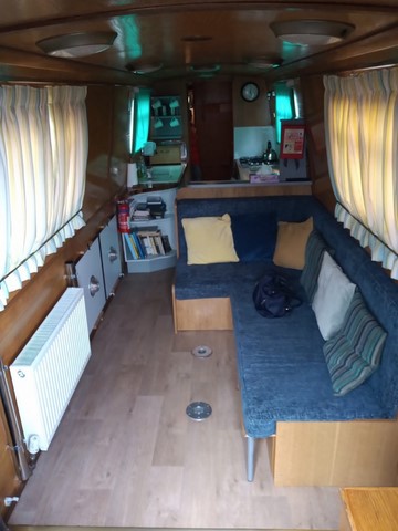 Shared narrow boat Maximus