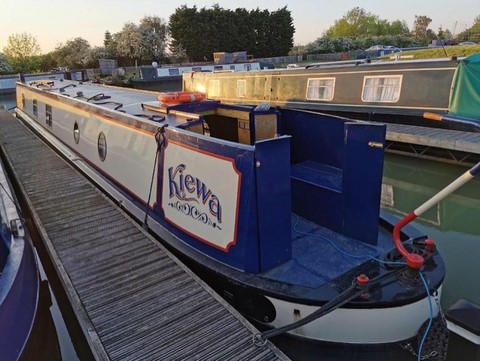 Shared narrow boat Kiewa