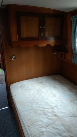 Shared narrow boat Solace