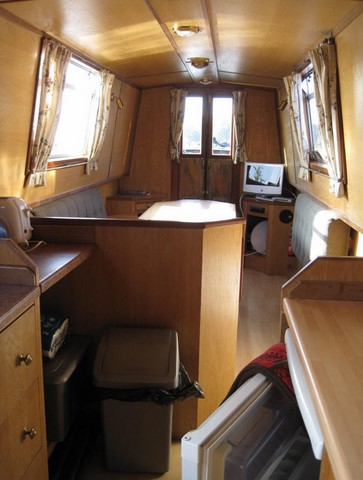 Shared narrow boat Venture