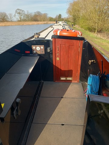 Shared narrow boat Whiston